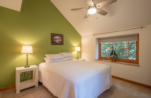 South Down Shores House | Spacious townhome w/ Beach & Pool on Lake Winnipesaukee