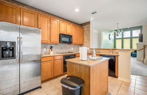 Barker House | Spacious Townhome With KING SUITE&Spa Tub