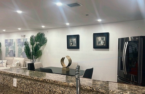 North Bimini House | 🏝️ Spacious Townhouse 2-Bedroom with Private Balconies & Backyard BBQ,