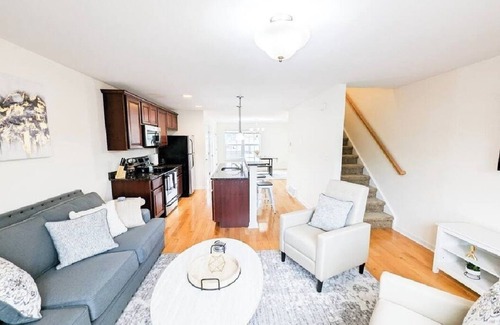 Seward Place House | Spacious Townhouse in Schenectady-B9