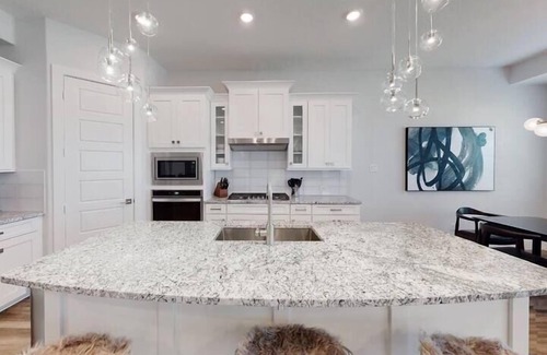 The Colony House | Spacious townhouse w/attached garage