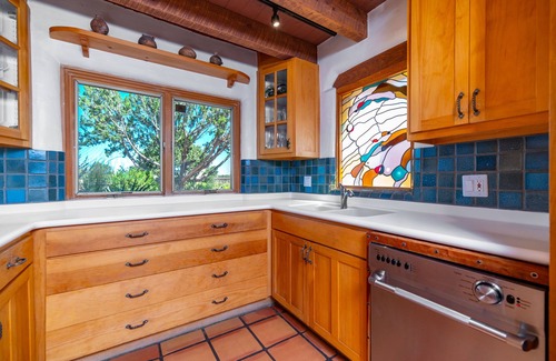Santa Fe House | Spacious traditional Santa Fe adobe home