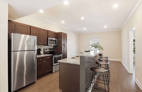 Central House | Spacious & Tranquil Escape | 9min to Forest Trails