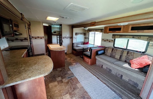 Stevensville House | Spacious Travel Trailer with AC in Stevensville