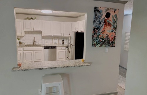Sandy Springs Apartment | Spacious Treehouse Paradise