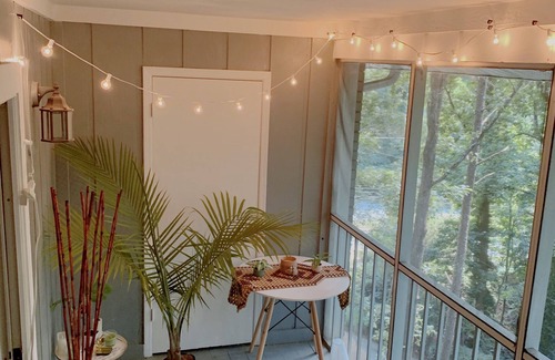 Sandy Springs Apartment | Spacious Treehouse Paradise