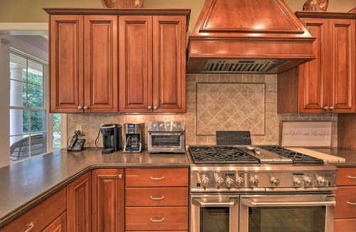 Trenton House | Spacious Trenton Home w/Pond on 20 Acres!