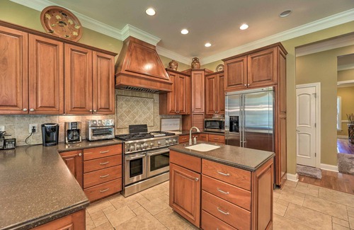 Trenton House | Spacious Trenton Home w/Pond on 20 Acres!