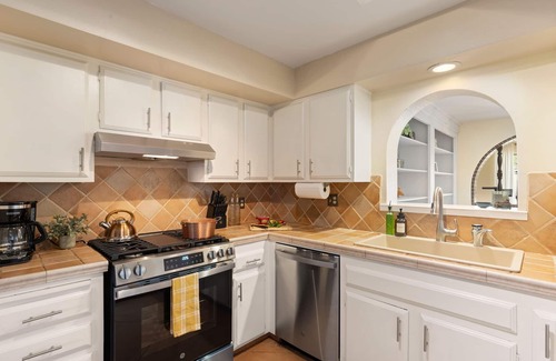 Tubac House | Spacious Tubac Escape – 4BR/3BA, Private Pool, Bar, Workout Room & 2 King Suites