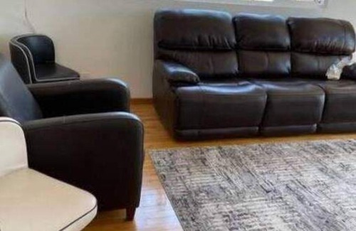 Pico Apartment | Spacious Two Bedroom in Santa Monica