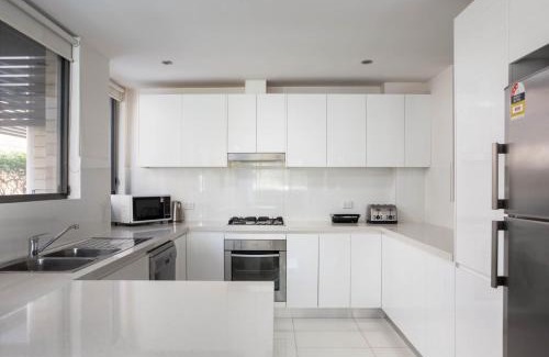 Westmead Apartment | Spacious Two-Bedroom Apartment near Hospital
