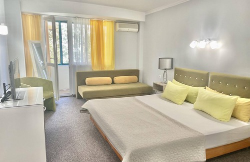 Burgas House | Spacious two Bedroom Flat Close to Beach and See Garden of Burgas