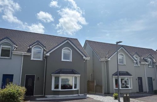Kenmare House | Spacious two bedroom home. Easy stroll from Kenmare town