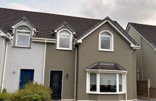 Kenmare House | Spacious two bedroom home. Easy stroll from Kenmare town