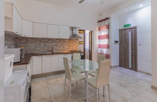 Cospicua Apartment | Spacious two bedroom in Bormla - Three Cities