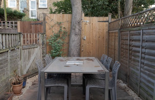 Thornton Apartment | Spacious two bedroom maisonette with private garden in Balham by UnderTheDoormat