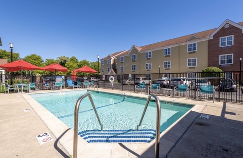 Tewksbury House | Spacious Two Bedroom Suite in Tewksbury, MA w/All You Need!