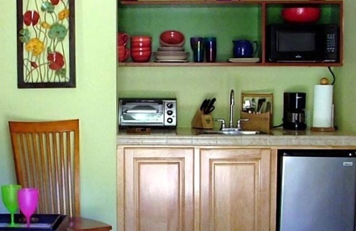 Solana Beach Apartment | Spacious Two Room Suite. 1 Mile to Beach & Del Mar Racetrack