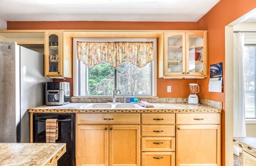 Parkdale House | Spacious Two-Story Home w/Private Hot Tub, Free WiFi, & Game Room - Dogs OK