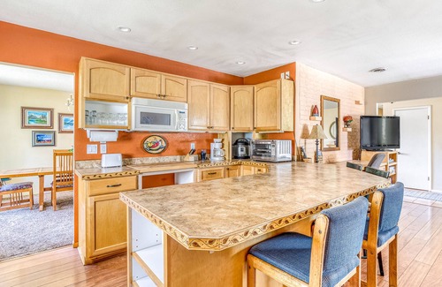 Parkdale House | Spacious Two-Story Home w/Private Hot Tub, Free WiFi, & Game Room - Dogs OK
