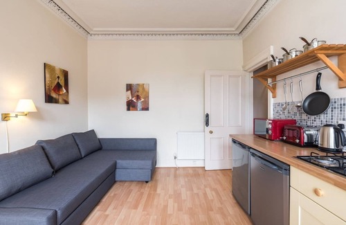 West End Apartment | Spacious & Unique city central 1 bed with WiFi
