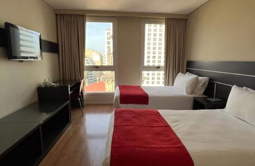 El Centro Hotel | Spacious Unit for a Group Stay | 10-min walk to Plaza de Mayo & Casa Rosada