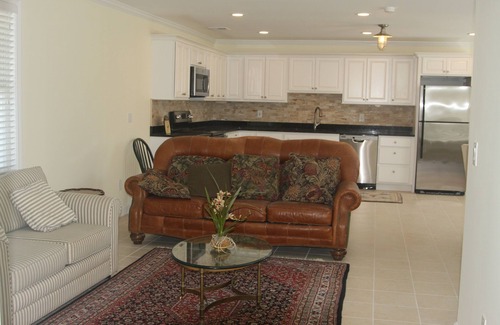 Newport House | Spacious, Updated, 2 Bedroom, 2 Bathroom Home Beside NY and Ida Lewis Yacht Club