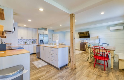 Muscle Shoals House | Spacious, Updated, Modern Lake home near RTJ Golf Course