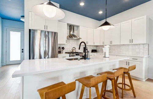 Faubourg Lafayette House | Spacious Upscale Home w/heated Pool+Parking NearFQ