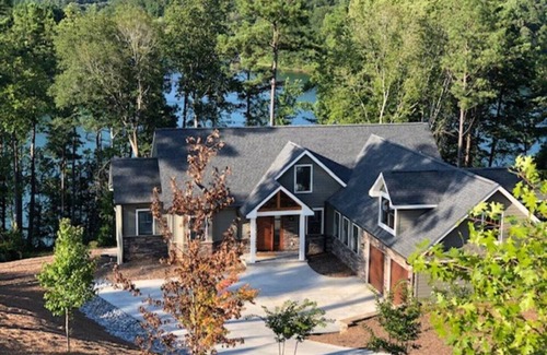 Six Mile House | Spacious, Upscale House With Private Dock On Lake Keowee. Near Clemson U.