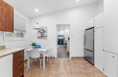 Montreal House | Spacious Urban Cabin in West Montreal - 4BR
