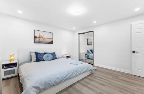 Pierrefonds-Roxboro House | Spacious Urban Cabin in West Montreal - 4BR