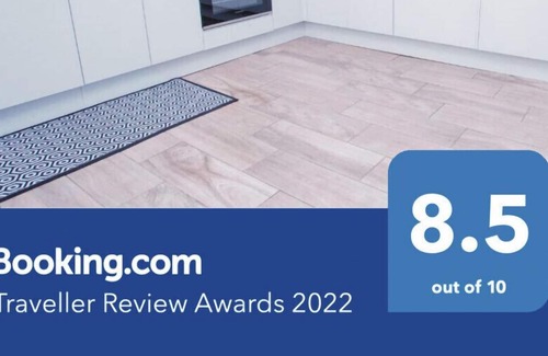 Doncaster Apartment | Spacious Urban City Apartment