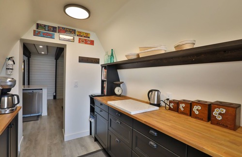 Southwest Mission House | Spacious Urban Cottage with Private Hot tub and Heated Salt Water Pool