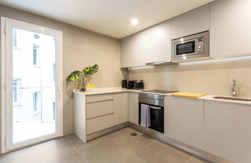 Nueva Espana Apartment | Spacious Urban Elegance in Plaza Castilla