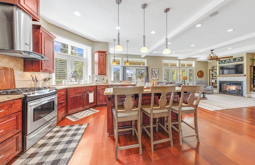 Westwood House | Spacious 5-bedroom house in gorgeous Bailey Creek
