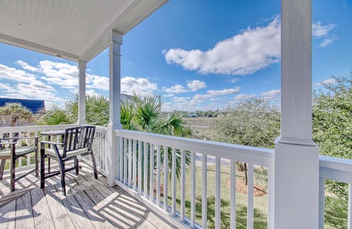 Garden City House | Spacious vacation home, close to beach. Great Location and Amazing views.