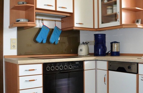 Grossenbrach Apartment | Spacious vacation apartment with private entrance in a quiet location.