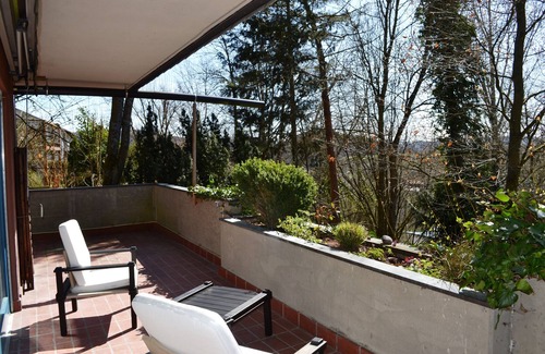 Grossenbrach Apartment | Spacious vacation apartment with private entrance in a quiet location.