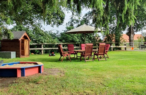 Haren Apartment | Spacious vacation apartment Haren/Ems near Dankern Castle golf course