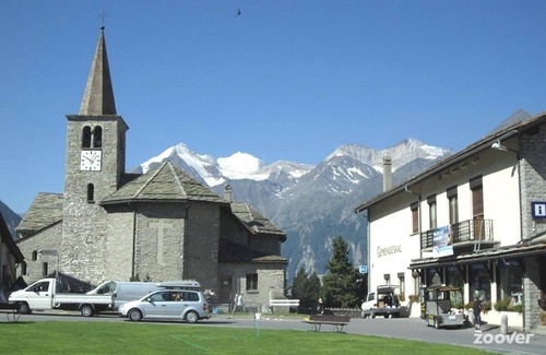 Graechen Apartment | Spacious vacation apartment for 2 - 9 people, quiet, beautiful view, parking lot