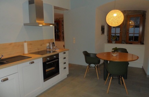 Roßdorf Apartment | Spacious vacation apartment (80 m²) for up to 4 people with free WiFi