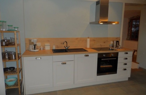 Roßdorf Apartment | Spacious vacation apartment (80 m²) for up to 4 people with free WiFi