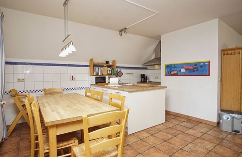 Pantow Apartment | Spacious vacation apartment with terrace and garden in the quiet Wildrose country house