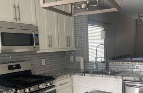 Central Southwest House | Spacious Vacation home W/ Garage Parking