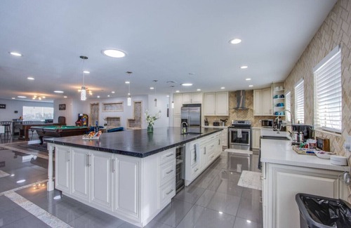 Spring Valley Villa | Spacious Vegas Villa Luxury w/pool, games, courts - 15 min to LV Strip