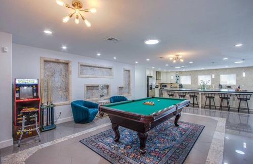 Spring Valley Villa | Spacious Vegas Villa Luxury w/pool, games, courts - 15 min to LV Strip