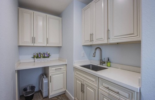 Spring Valley Villa | Spacious Vegas Villa Luxury w/pool, games, courts - 15 min to LV Strip