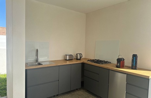 Aleria House | SPACIOUS VILLA 220M2 FULLY AIR-CONDITIONED PRIVATE POOL/FENCED GARDEN