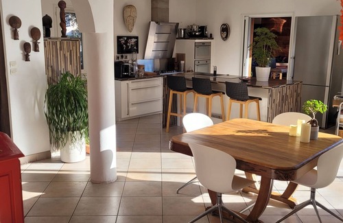 Perols Villa | SPACIOUS VILLA CONTEMPORARY HEATED SWIMMING POOL, BETWEEN SEA AND MONTPELLIER